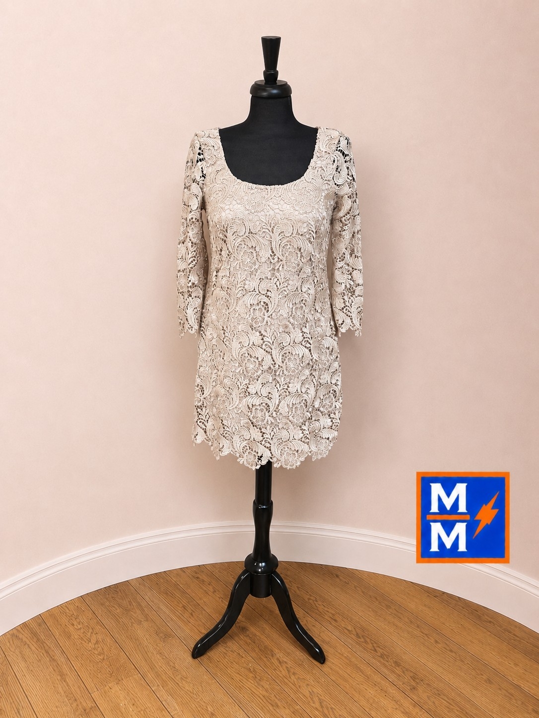 White House Black Market Lace Shift Dress Size 2 Champagne Nude Crochet Lace